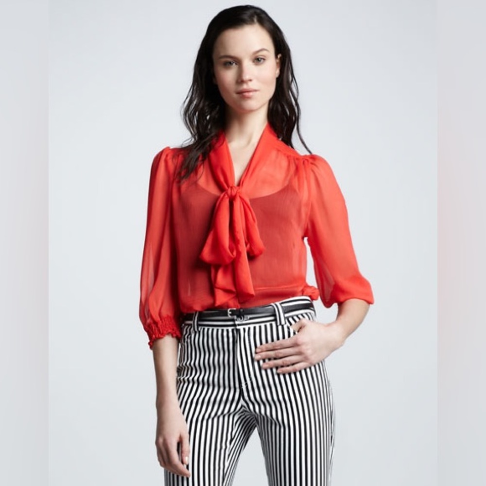 Alice + Olivia Arie Tie-Neck Blouse in Red, size Small